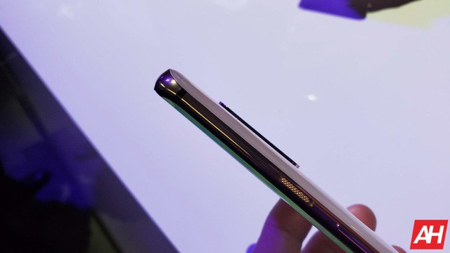 Cận cảnh OnePlus 7 Pro: Chiếc smartphone sinh ra để đánh bại các ông lớn - Ảnh 8.