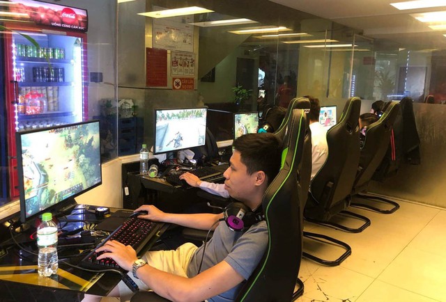 StarGame - Phòng máy chơi lớn đầu tư hẳn CPU i7 9700k + RTX 2070 cực khủng tại Hà Nội - Ảnh 1.