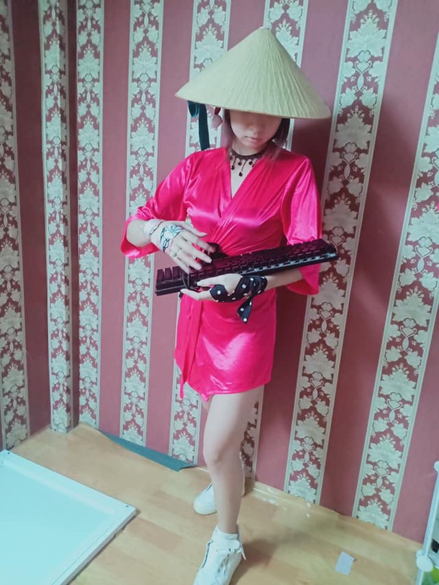 Quặn ruột với đặc sản cosplay cây nhà lá vườn của game thủ Việt: Áo mưa, túi nilon vẫn đẹp lung linh - Ảnh 18.
