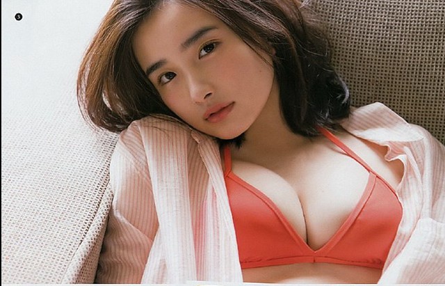 Cận cảnh đường cong chết người của mỹ nhân Nhật mới 19 tuổi đã lên bìa tạp chí Playboy - Ảnh 3.