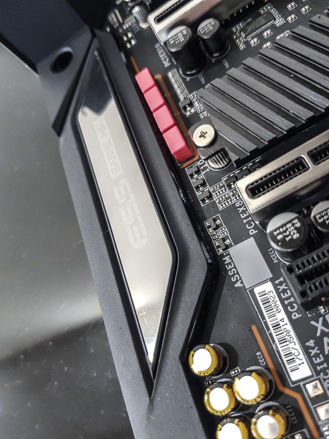 Đập hộp bo mạch chủ X570 Aorus Master: Điều khiến đội xanh lo lắng đã chính thức xuất hiện - Ảnh 10.