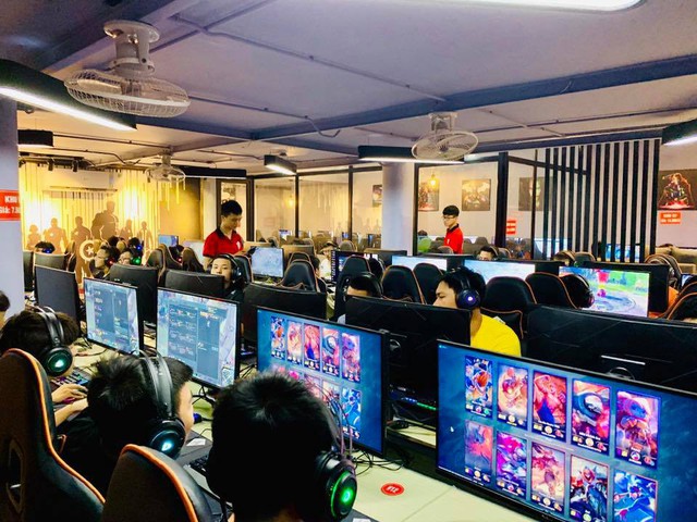 Không chịu thua kém game thủ Hà Nội, anh em Thanh Hóa khiến KOW Gaming Center quá tải ngay trong dịp khai trương - Ảnh 5.