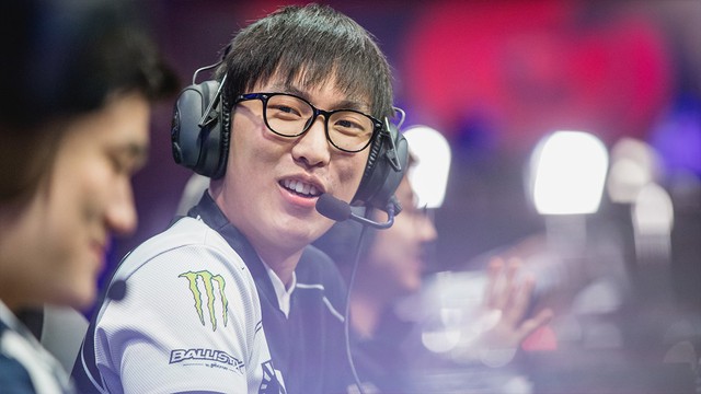 Doublelift - LMHT khó hơn DOTA 2 về kỹ năng điều khiển tướng nhưng cách di chuyển lại dễ hơn nhiều - Ảnh 2.