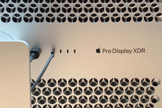 Apple gây sốc với Mac Pro 2019 giá 250 triệu, thiết kế dị toàn lỗ là lỗ - Ảnh 5.
