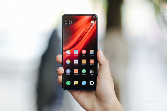 Loạt smartphone màn hình không khiếm khuyết lý tưởng với game thủ nửa đầu 2019 - Ảnh 4.