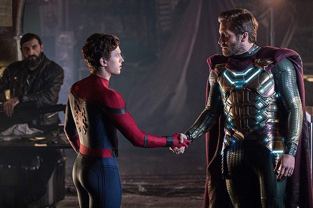 Spider-Man: Far From Home - Tom Holland diễn thì hay mà bắt tay với Mysterio phải đến gần 50 lần mới được - Ảnh 2.