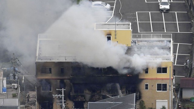 Tin buồn: Hãng sản xuất anime nổi tiếng Kyoto animation bị tấn công và đốt cháy, nhiều người thương vong - Ảnh 3.