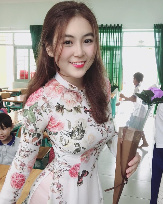Cận cảnh nhan sắc gái xinh Việt bỏ nghề mẫu nội y làm cô giáo vì đam mê - Ảnh 1.