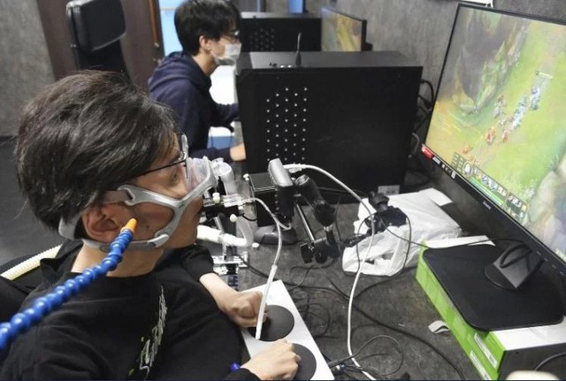 LMHT Nhật Bản tổ chức giải đấu cho người tàn tật, gear xịn đến mức dùng nhịp thở để điều khiển chuột - Ảnh 3.