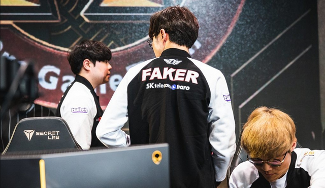 LMHT: Xuất hiện cổ động viên G2 Esports gan dạ nhất, cà khịa cả giải LCK ngay tại Hàn Quốc - Ảnh 6.