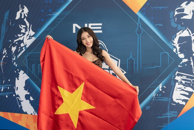 Chi Pu cổ vũ các đội tuyển PUBG Mobile VN tại chung kết PMCO 2019 khu vực Việt Nam - Ảnh 4.