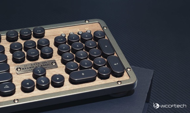 Ngắm chiếc bàn phím cơ cực nghệ trông như một tác phẩm nghệ thuật ra đời từ 100 năm trước - Ảnh 3.