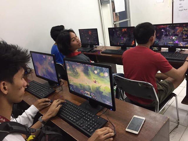 Ghen tị với Thầy giáo trong mơ khi ủng hộ sinh viên chơi và thi đấu DOTA 2 ngay tại trường học - Ảnh 5.