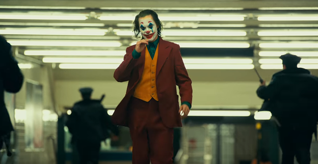 Joker tung trailer thứ 2 - Hé lộ quá khứ đau thương của chàng Hoàng tử Hề - Ảnh 4.