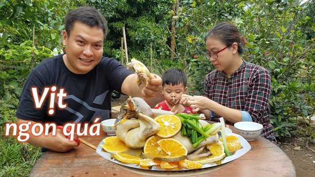 5 kênh du lịch - ẩm thực hot nhất miền Tây: Khoai Lang Thang sắp đạt nút vàng, một YouTuber trẻ tuổi khác đã làm được điều đó từ lâu - Ảnh 48.