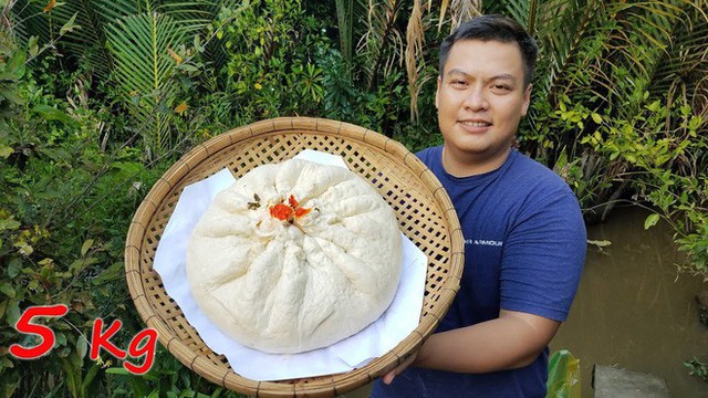 5 kênh du lịch - ẩm thực hot nhất miền Tây: Khoai Lang Thang sắp đạt nút vàng, một YouTuber trẻ tuổi khác đã làm được điều đó từ lâu - Ảnh 49.