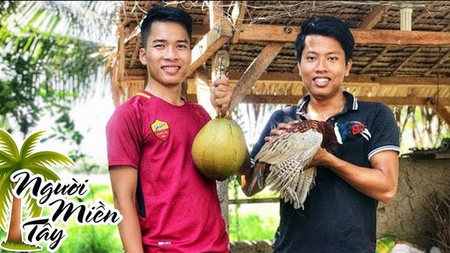 5 kênh du lịch - ẩm thực hot nhất miền Tây: Khoai Lang Thang sắp đạt nút vàng, một YouTuber trẻ tuổi khác đã làm được điều đó từ lâu - Ảnh 62.