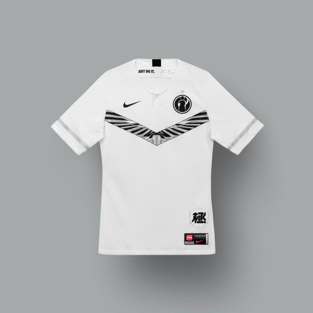 LMHT: Nike ra mắt mẫu áo thi đấu mới toanh cho các game thủ LPL mùa giải 2020 - Ảnh 5.