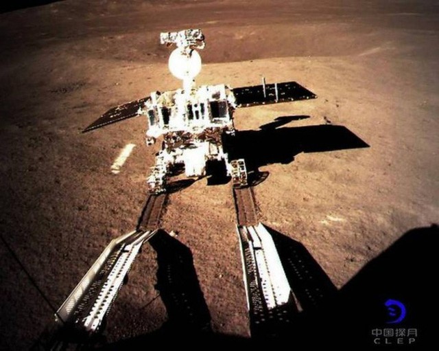  Robot Trung Quốc lập kỳ tích trên Mặt Trăng: Phát hiện vật chất bí ẩn, khoa học chưa từng thấy - Ảnh 1.