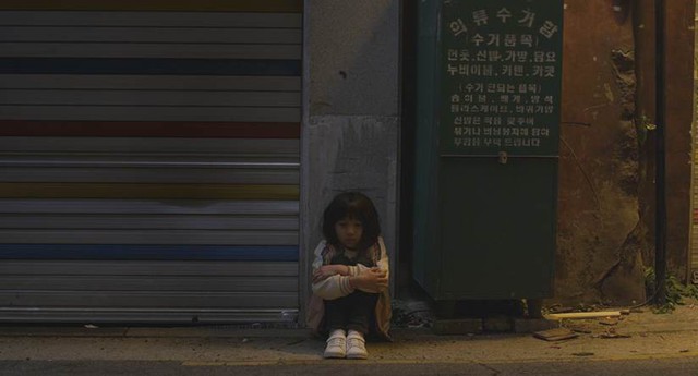Điện ảnh Hàn Quốc trở lại với tác phẩm kinh dị gây ám ảnh và trăn trở về những góc khuất của xã hội - Lạc Hồn - Ảnh 2.