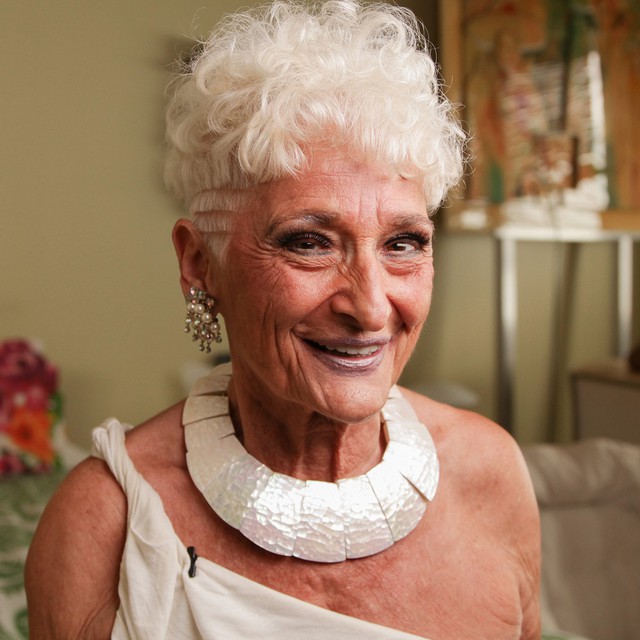 Sốc với cụ bà gần 90 tuổi vẫn sung mãn, hằng ngày lên Tinder quét trai trẻ  - Ảnh 3.