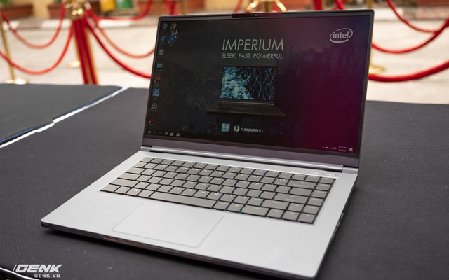 Trên tay laptop 'cộp mác Việt' VGS Imperium: Thiết kế đơn giản 'giấu' cấu hình mạnh mẽ Trên tay laptop 'cộp mác Việt' VGS Imperium: Thiết kế đơn giản 'giấu' cấu hình mạnh mẽ