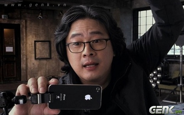 iPhone 4 horror film shooting: Hãy chuẩn bị sẵn sàng cho một phiên bản kinh dị đầy kịch tính của iPhone 4! Dự án phim đang được thực hiện với những kịch bản đầy sáng tạo và những cảnh quay đáng sợ.
