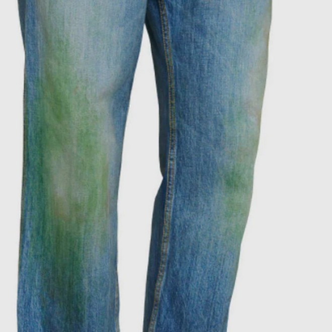 Gucci đang bán những chiếc quần jean ố màu và bẩn trông như mới làm vườn về với giá lên tới 765 USD - Ảnh 2.