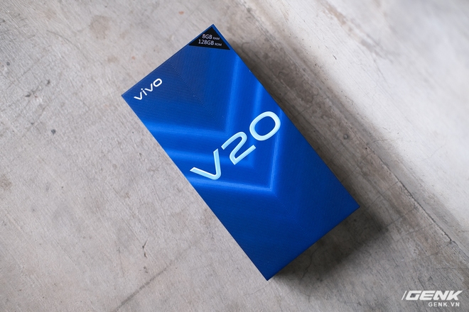 Cận cảnh Vivo V20 vừa ra mắt tại Việt Nam: Màu đẹp, camera trước có eye-tracking là điểm mới nhưng tại sao vẫn dùng màn giọt nước? - Ảnh 1.
