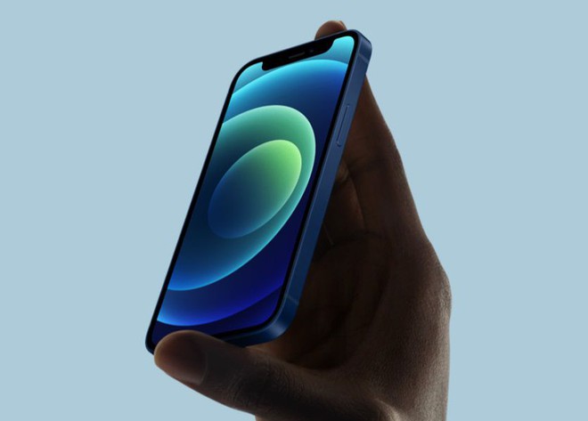 iPhone 12 tại Anh không có rãnh này.