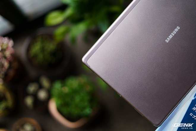 Mở hộp Samsung Galaxy Tab A7: thiết kế pha lẫn hoài cổ và hiện đại, loa là điểm mạnh - Ảnh 23. Mở hộp Samsung Galaxy Tab A7: thiết kế pha lẫn hoài cổ và hiện đại, loa là điểm mạnh - Ảnh 23.