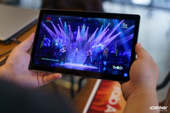 Mở hộp Samsung Galaxy Tab A7: thiết kế pha lẫn hoài cổ và hiện đại, loa là điểm mạnh - Ảnh 15. Mở hộp Samsung Galaxy Tab A7: thiết kế pha lẫn hoài cổ và hiện đại, loa là điểm mạnh - Ảnh 15.