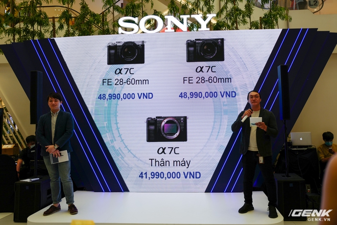 Máy ảnh thay ống kính Full Frame nhỏ nhất của Sony chính thức bán ra tại thị trường Việt Nam, giá 41,99 triệu đồng cho thân máy - Ảnh 6. Máy ảnh thay ống kính Full Frame nhỏ nhất của Sony chính thức bán ra tại thị trường Việt Nam, giá 41,99 triệu đồng cho thân máy - Ảnh 6.