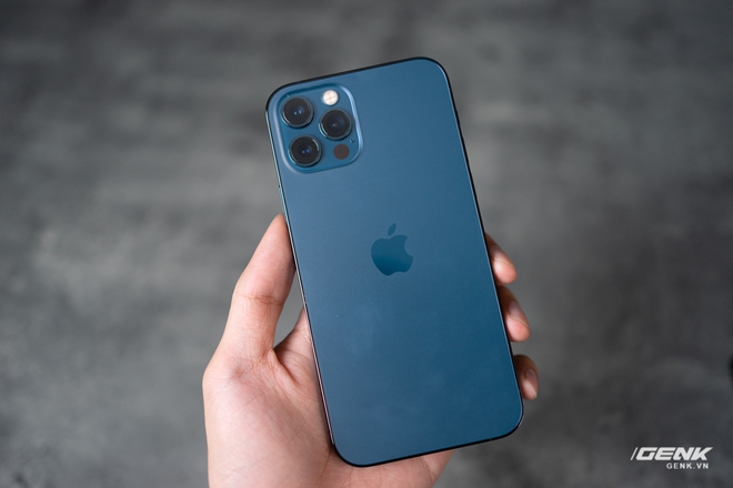 Cảm nhận nhanh về iPhone 12 Pro: Đẹp, nhưng không đáng tiền - Ảnh 5. Cảm nhận nhanh về iPhone 12 Pro: Đẹp, nhưng không đáng tiền - Ảnh 5.