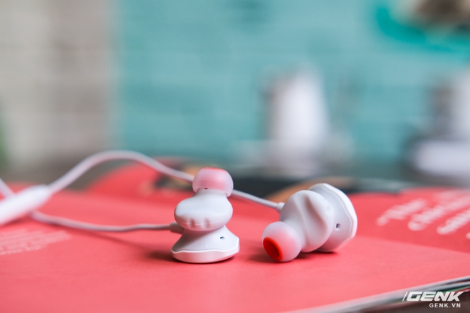 Trên tay JBL Quantum 50: Tai nghe có dây dành cho dân chơi game, housing hầm hố, nhiều phím chức năng, giá dưới 900.000 đồng - Ảnh 5. Trên tay JBL Quantum 50: Tai nghe có dây dành cho dân chơi game, housing hầm hố, nhiều phím chức năng, giá dưới 900.000 đồng - Ảnh 5.
