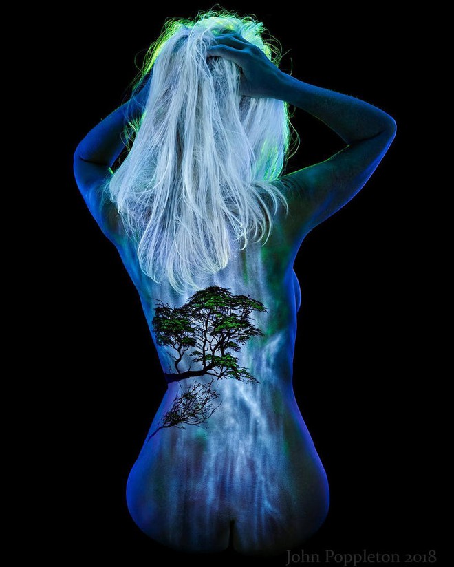 Chiêm ngưỡng loạt tác phẩm nghệ thuật body paiting đặc sắc chỉ tỏa sáng trong đêm tối - Ảnh 4.