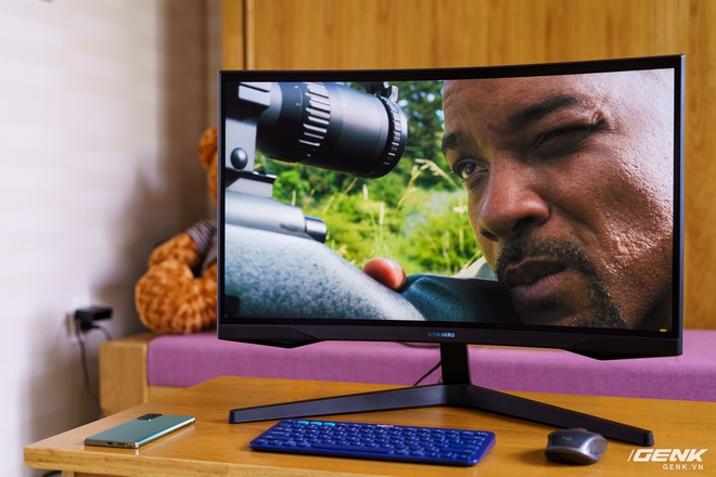 Trên tay và trải nghiệm nhanh Odyssey G5: màn hình cong chuyên game 144 Hz, tốc độ đáp ứng 1ms từ Samsung - Ảnh 16. Trên tay và trải nghiệm nhanh Odyssey G5: màn hình cong chuyên game 144 Hz, tốc độ đáp ứng 1ms từ Samsung - Ảnh 16.