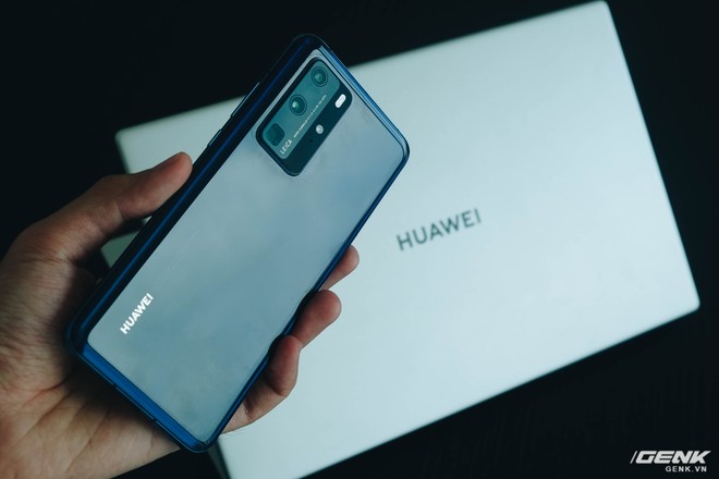Đánh giá Huawei MateBook 13: Ultrabook tốt nếu người dùng chấp nhận vượt qua rào cản thương hiệu (và thời lượng pin tệ hại) - Ảnh 1. Đánh giá Huawei MateBook 13: Ultrabook tốt nếu người dùng chấp nhận vượt qua rào cản thương hiệu (và thời lượng pin tệ hại) - Ảnh 1.