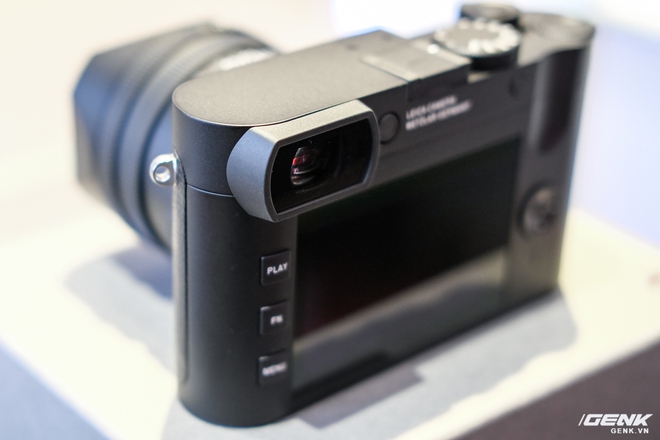 Trên tay Leica Q2 Monochrom đầu tiên tại Việt Nam: Phiên bản chỉ dành cho tín đồ đen trắng, loại bỏ logo chấm đỏ, chi tiết da bọc và lớp sơn được thay đổi, giá 155 triệu đồng - Ảnh 10. Trên tay Leica Q2 Monochrom đầu tiên tại Việt Nam: Phiên bản chỉ dành cho tín đồ đen trắng, loại bỏ logo chấm đỏ, chi tiết da bọc và lớp sơn được thay đổi, giá 155 triệu đồng - Ảnh 10.