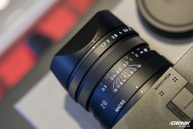 Trên tay Leica Q2 Monochrom đầu tiên tại Việt Nam: Phiên bản chỉ dành cho tín đồ đen trắng, loại bỏ logo chấm đỏ, chi tiết da bọc và lớp sơn được thay đổi, giá 155 triệu đồng - Ảnh 6. Trên tay Leica Q2 Monochrom đầu tiên tại Việt Nam: Phiên bản chỉ dành cho tín đồ đen trắng, loại bỏ logo chấm đỏ, chi tiết da bọc và lớp sơn được thay đổi, giá 155 triệu đồng - Ảnh 6.