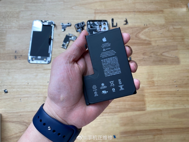 Mổ bụng iPhone 12 Pro Max, xác nhận dung lượng pin chỉ 3.687mAh - Ảnh 1.