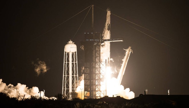 NASA hợp tác với SpaceX, thực hiện chuyến bay lịch sử mang nhiều cái đầu tiên nhất lên Trạm Vũ trụ Quốc tế ISS - Ảnh 1.