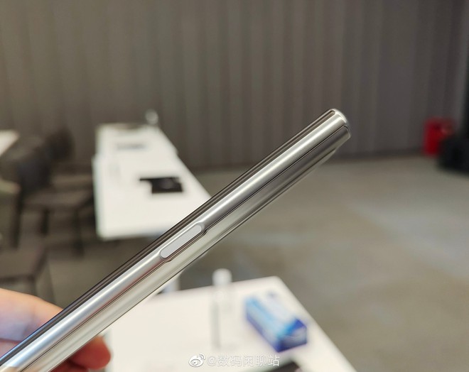 OPPO ra mắt X 2021: Smartphone với màn hình có thể cuộn lại đầu tiên trên thế giới - Ảnh 12.