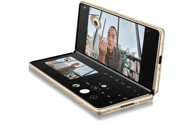 Samsung W21 5G ra mắt: Giống hệt Z Fold2 nhưng to hơn, giá 70 triệu đồng - Ảnh 3.