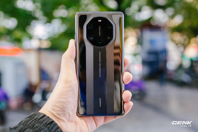 Trên tay Huawei Mate40 Pro và Mate40 RS Porsche Design: Không còn màn hình thác nước, hồi sinh phím volume vật lý - Ảnh 7.