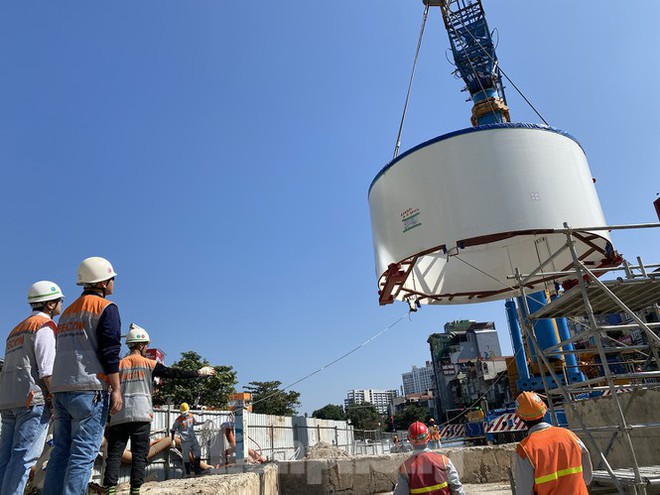 Cận cảnh lắp ráp robot đào hầm khủng nặng 850 tấn thi công Metro Nhổn - ga Hà Nội - Ảnh 10.