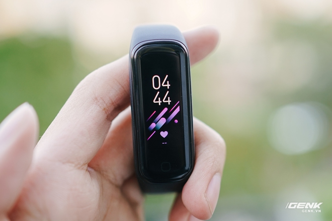 Chi tiết Galaxy Fit2: Smartband đáng mua trong phân khúc dưới 1 triệu đồng - Ảnh 3. Chi tiết Galaxy Fit2: Smartband đáng mua trong phân khúc dưới 1 triệu đồng - Ảnh 3.