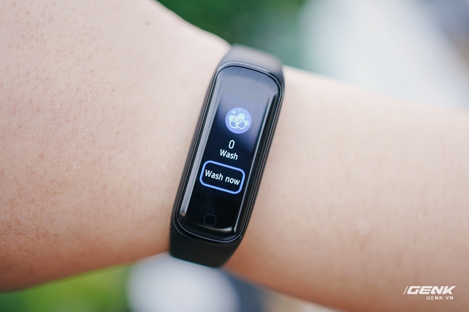 Chi tiết Galaxy Fit2: Smartband đáng mua trong phân khúc dưới 1 triệu đồng - Ảnh 12. Chi tiết Galaxy Fit2: Smartband đáng mua trong phân khúc dưới 1 triệu đồng - Ảnh 12.