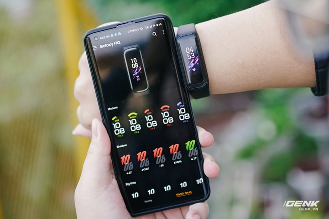 Chi tiết Galaxy Fit2: Smartband đáng mua trong phân khúc dưới 1 triệu đồng - Ảnh 9. Chi tiết Galaxy Fit2: Smartband đáng mua trong phân khúc dưới 1 triệu đồng - Ảnh 9.