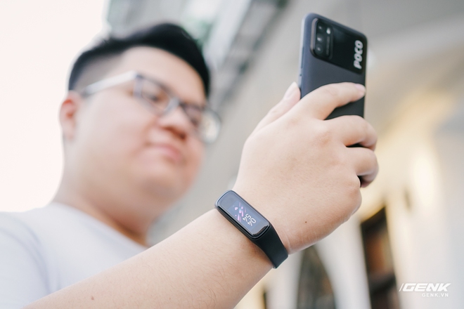 Chi tiết Galaxy Fit2: Smartband đáng mua trong phân khúc dưới 1 triệu đồng - Ảnh 13. Chi tiết Galaxy Fit2: Smartband đáng mua trong phân khúc dưới 1 triệu đồng - Ảnh 13.